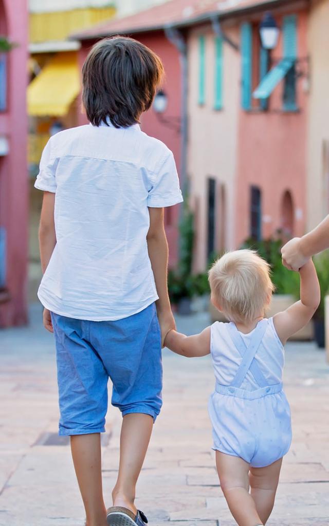 Copertina En Famille Istock 1035775250 1920x1080 1