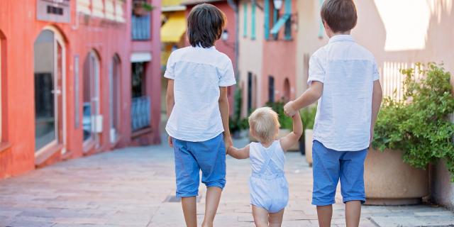 Copertina En Famille Istock 1035775250 1920x1080 1