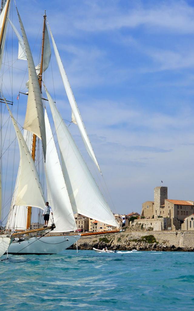 Landing Les Voiles Dantibes Jacub Walutek 1920x1080 1