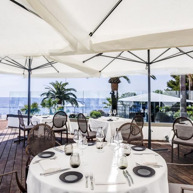 hotel-restaurant-saint-raphael-a-moulard.jpg