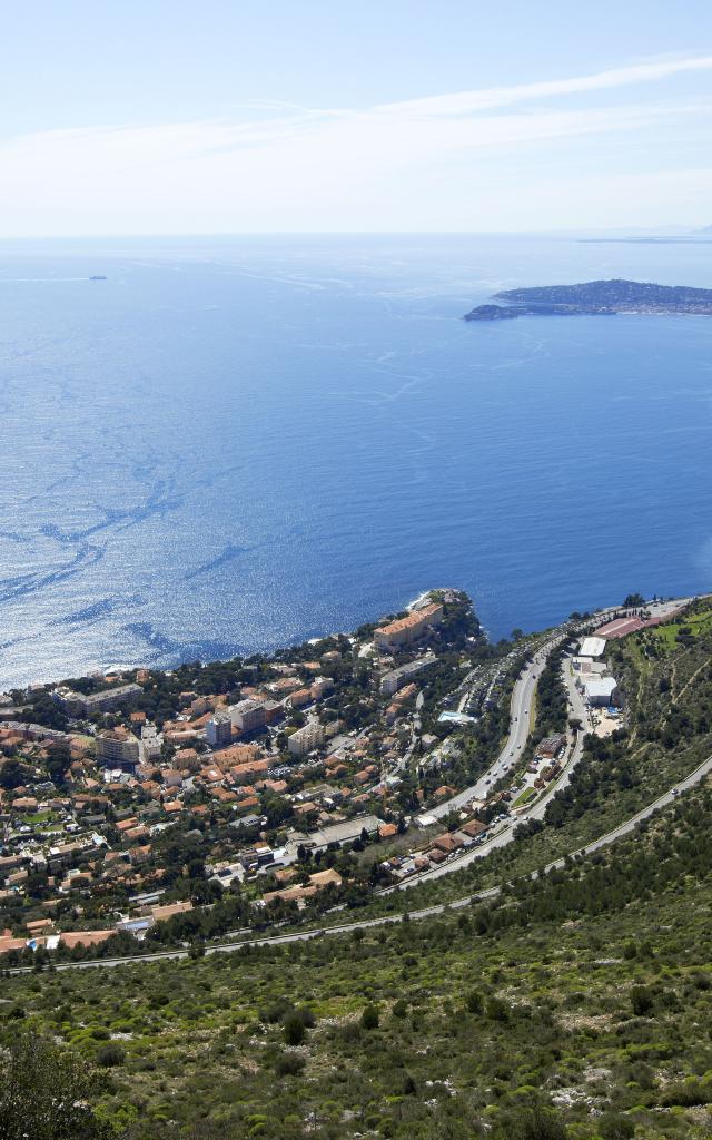 Cap d'Ail, Saint Jean Cap Ferrat en arrière plan