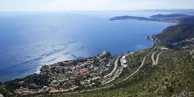 Cap d'Ail, Saint Jean Cap Ferrat en arrière plan