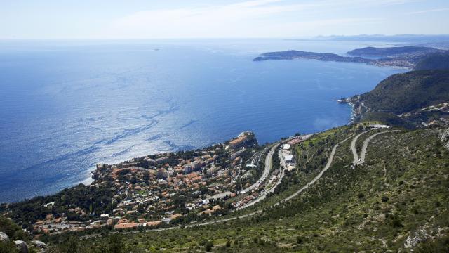 Cap d'Ail, Saint Jean Cap Ferrat en arrière plan