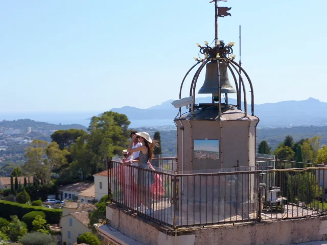 Vue-panoramique-clocher-@RemiAtlan-mouginstourisme.jpg