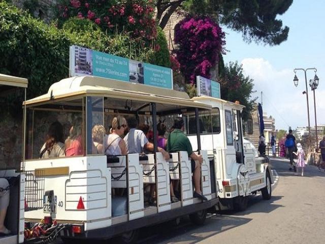 Trenino turistico a Cannes