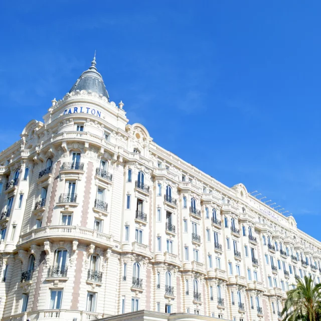 Hotel-Carlton-Intercontinental-Cannes_CRT-Cote-d-Azur-France_SoumayaBOUSSADOUN-1.JPG-1200px.jpg