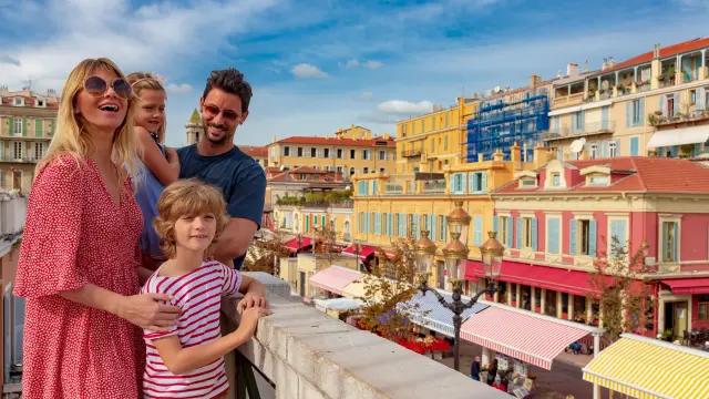 Famille Cours Saleya Nice Crt Cote D Azur France Jeromekelagopian1
