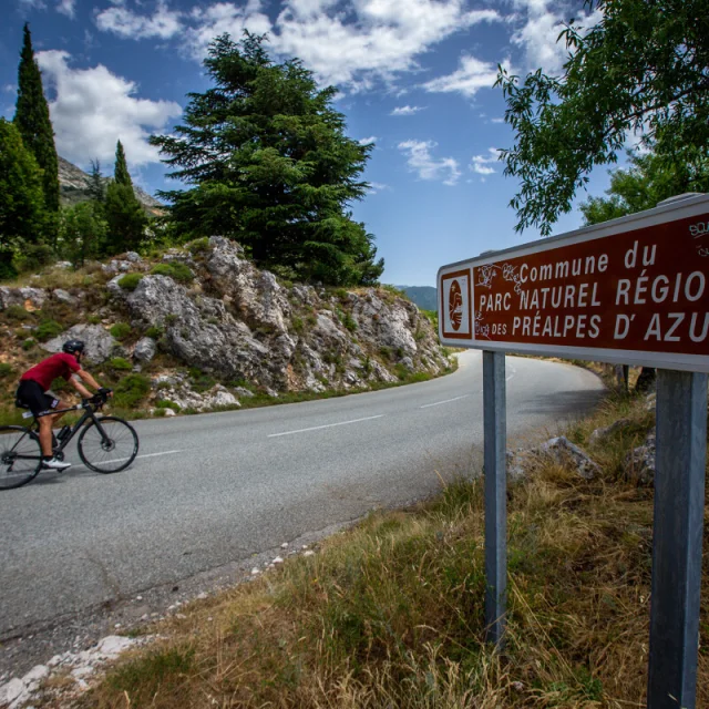 Velo Parc Naturel Regional Des Prealpes D Azur Activimages Yannicksemat.jpg 1200px