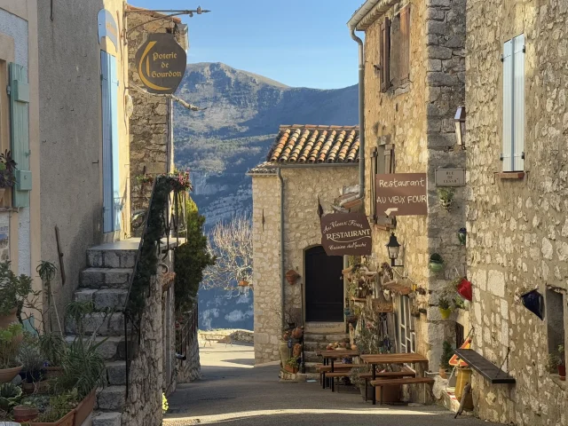 Gourdon, joyau perché de la Côte d’Azur avec vue imprenable