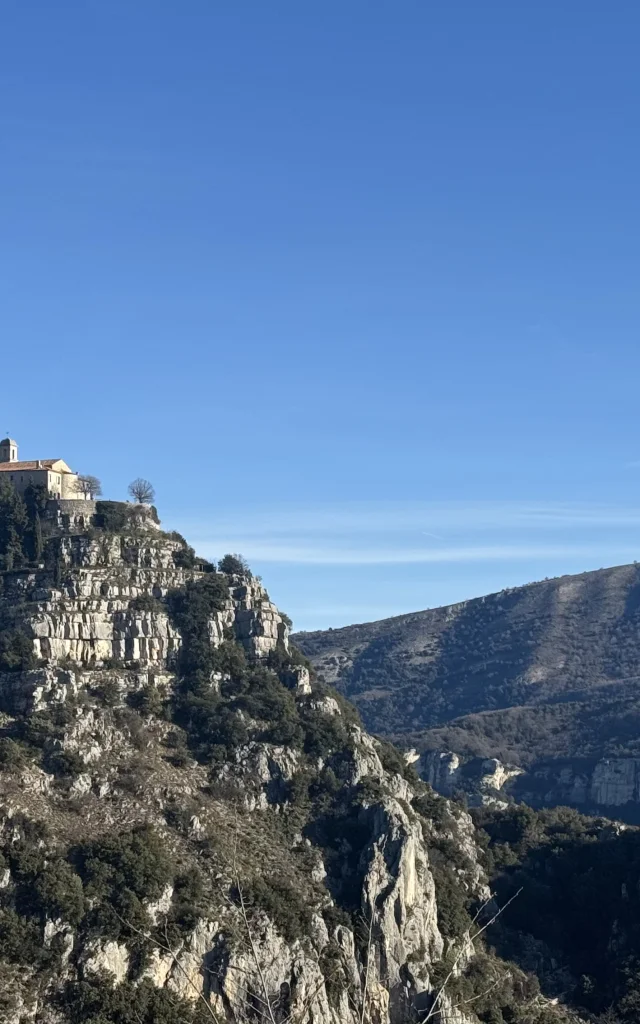 Gourdon, le village perché offrant un panorama majestueux sur les Préalpes d’Azur