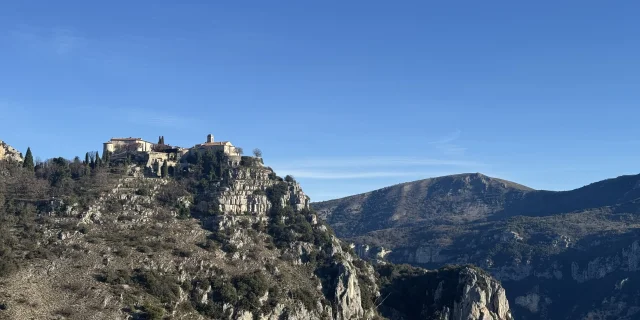 Gourdon, le village perché offrant un panorama majestueux sur les Préalpes d’Azur