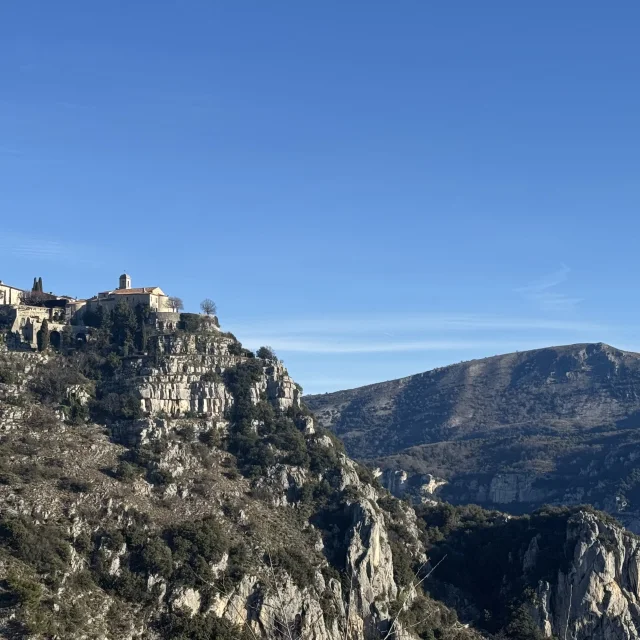 Gourdon, le village perché offrant un panorama majestueux sur les Préalpes d’Azur