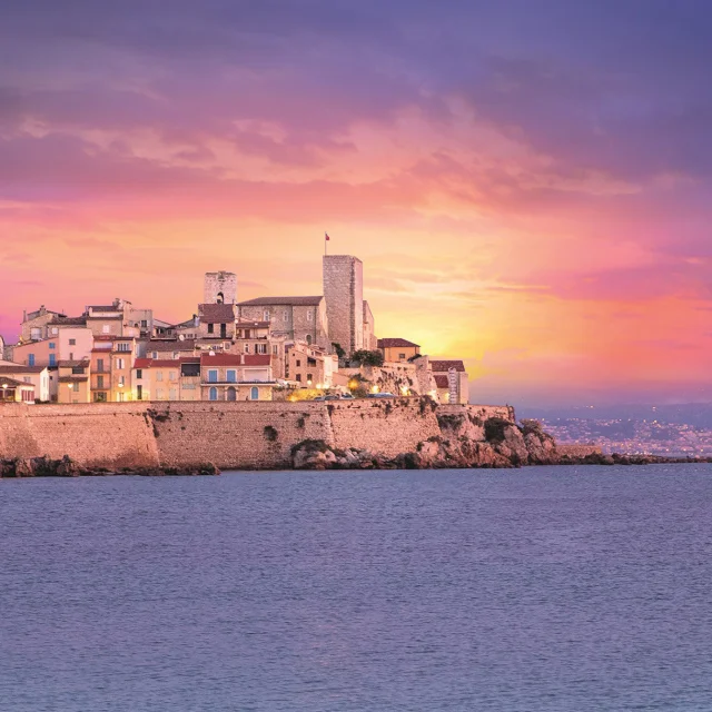 Remparts d’Antibes au coucher du soleil