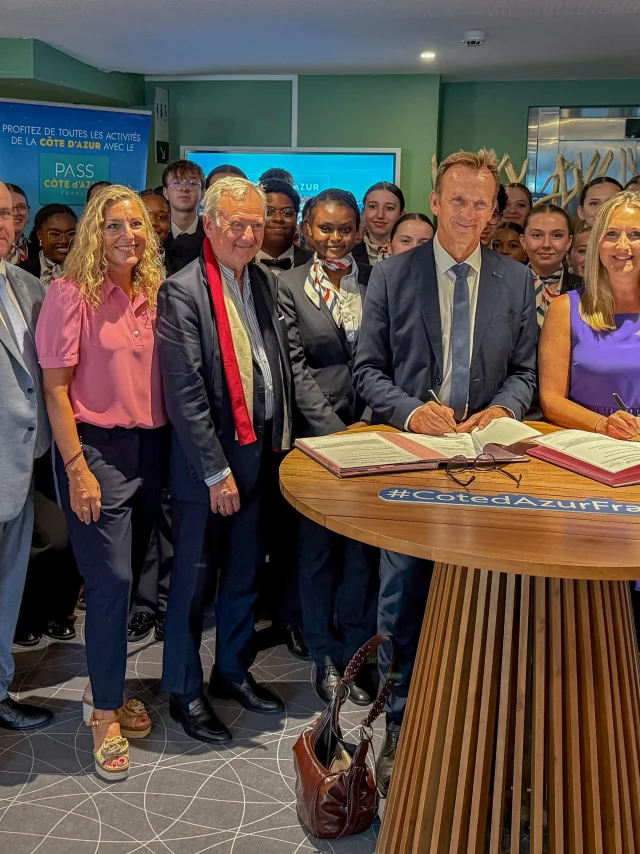 Signature convention Côte d'Azur France Tourisme x Lycée Hôtelier Jeanne et Paul Augier